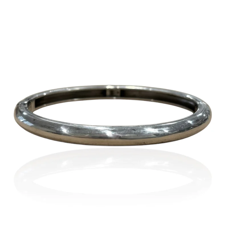 women’s birthstone bangles-SILVER RIVA BANGLE