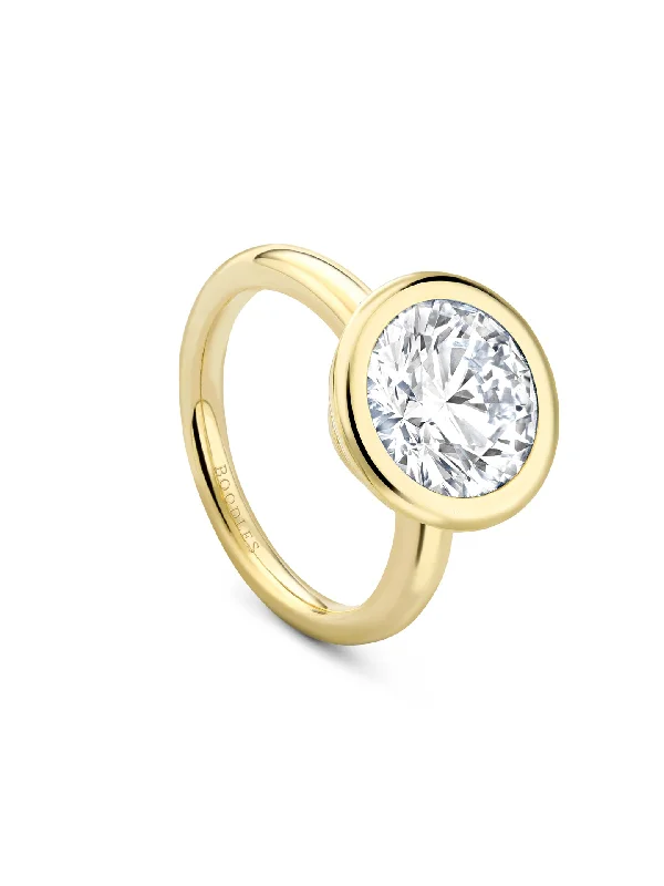 women’s diamond wedding engagement rings-Florentine Large Round Yellow Gold Diamond Ring