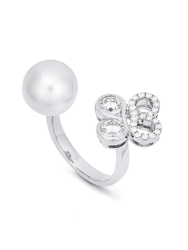 women’s luxurious engagement rings-Be Boodles White Gold Pearl Diamond Ring