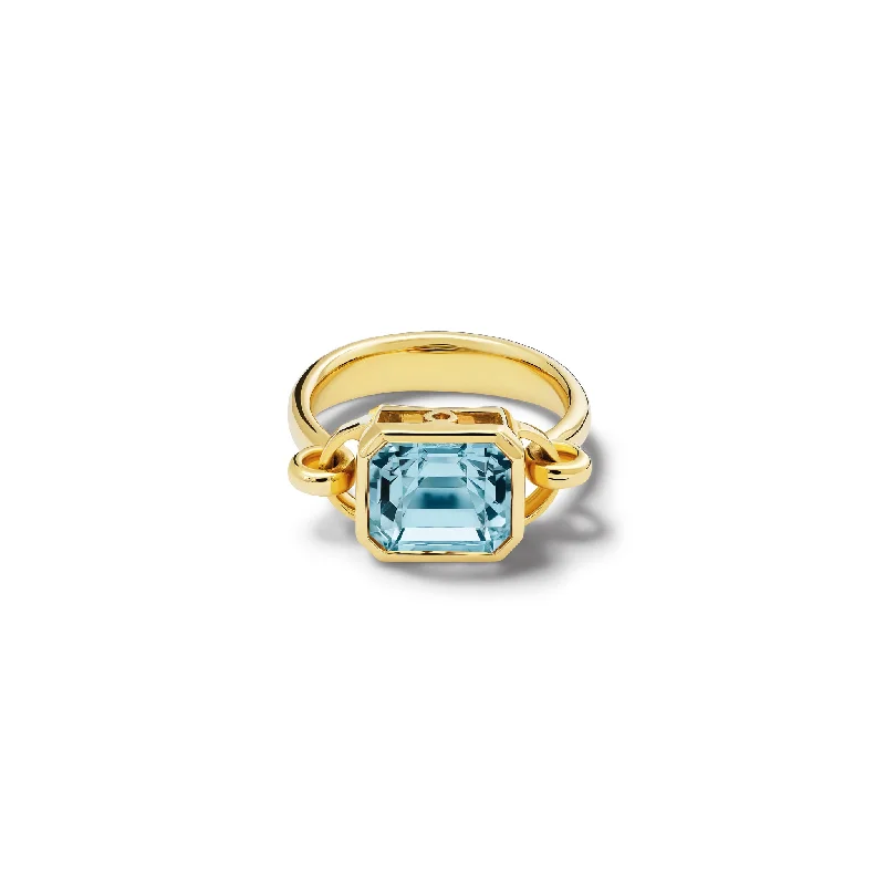 women’s luxury diamond rings-Baguette Ring 18ct Yellow Gold - Octagon Aquamarine