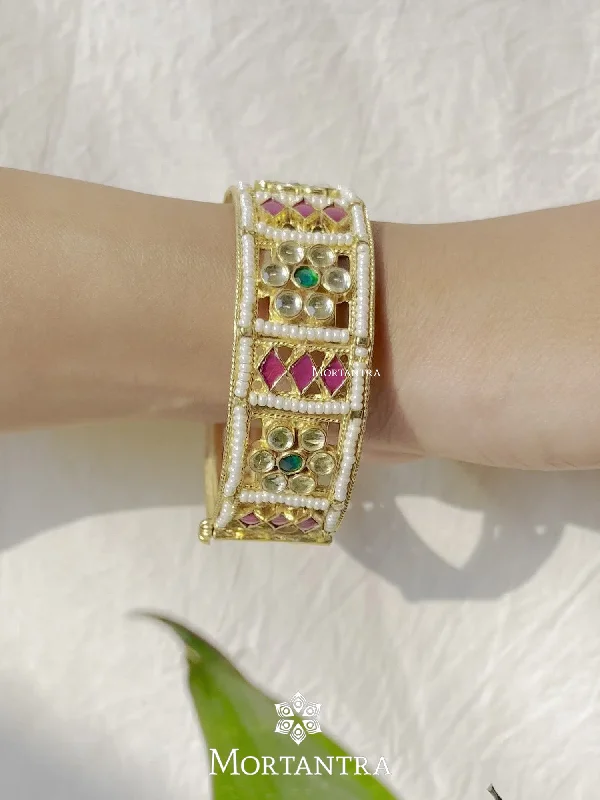 women’s classic bangles-Multicolor Gold Plated Jadau Kundan Bangle - MB67