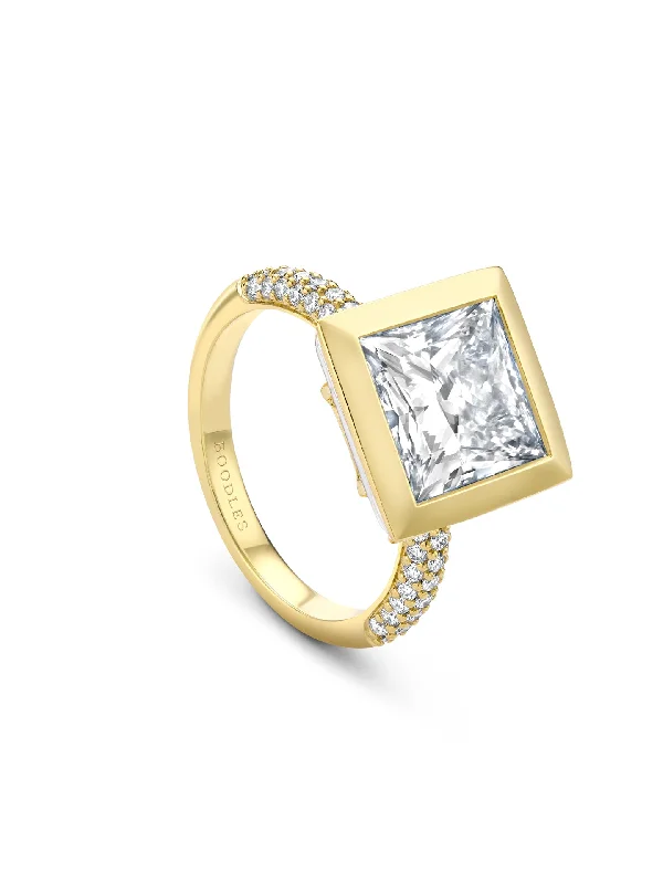 women’s antique engagement rings-Florentine Princess Cut Yellow Gold Diamond Ring