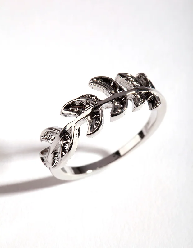 women’s platinum wedding rings-Silver Leaf Band Ring